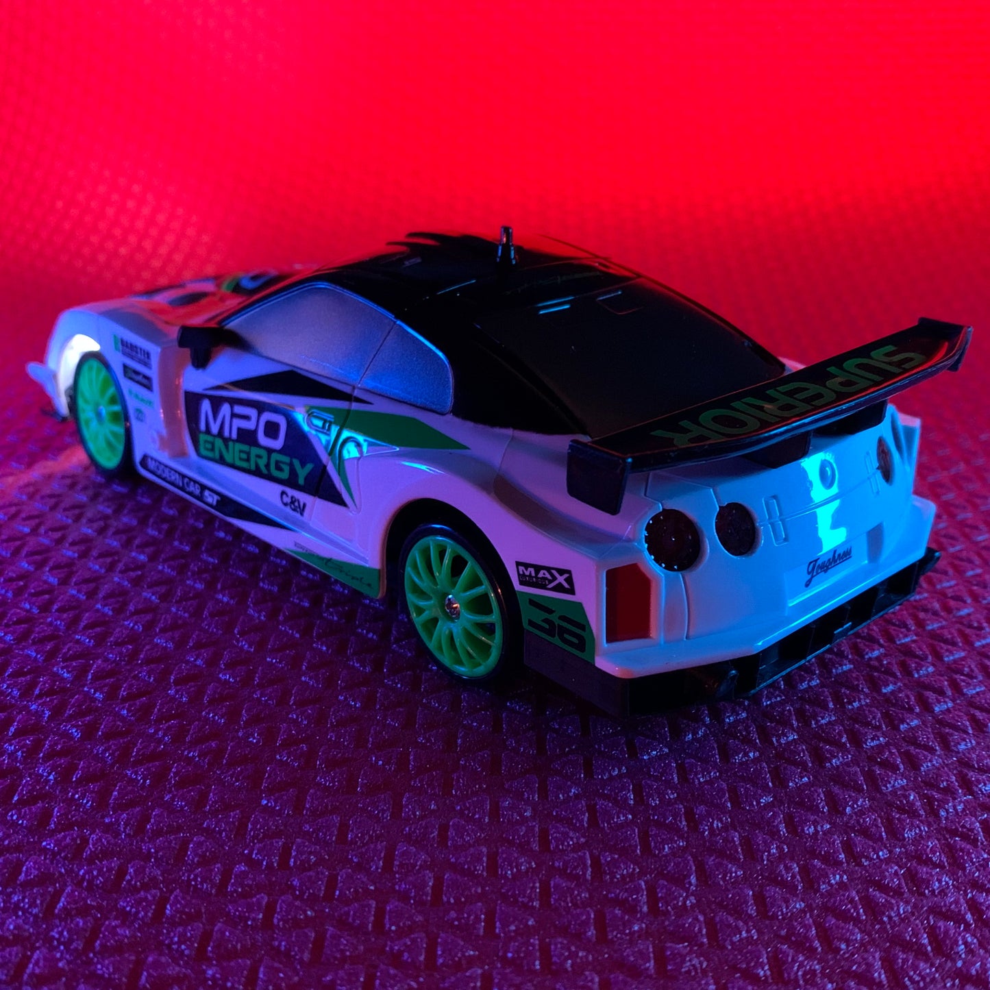 NISSAN GTR biały